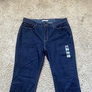 525 Perfect Waist Straight Leg Women’s Levi’s Jeans Size 16